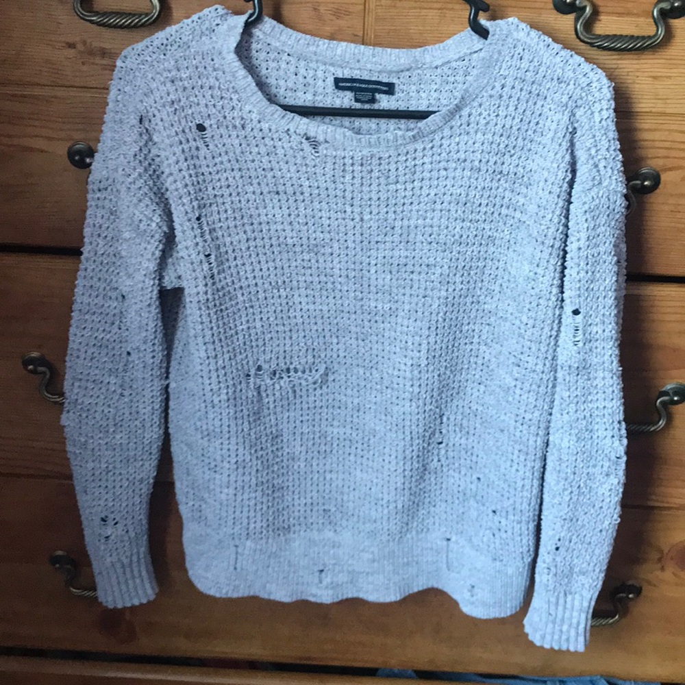 Light purple distressed sweater 💕